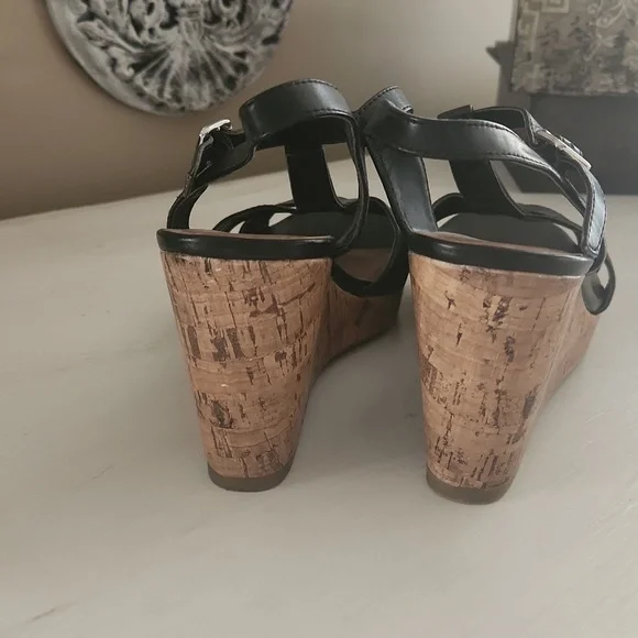 Franco Sarto wedge sandals - Picture 3 of 5